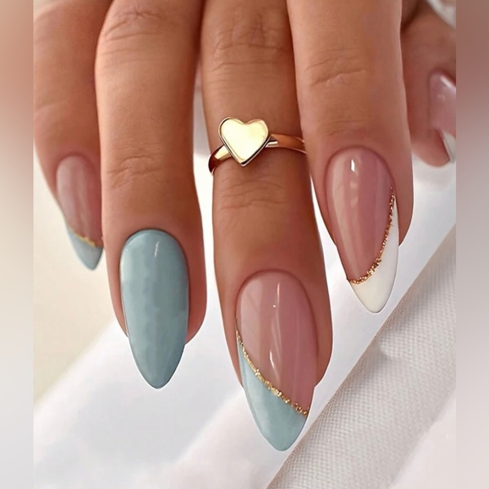 24 Pieces Elegant Blue and White with Gold Glitter Press-on Nails
